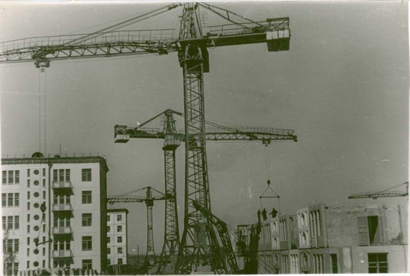 Фото Механизмы на строительстве жилья в 204-м квартале, июнь 1958, г