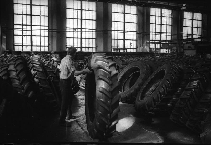 Когда был построен шинный завод