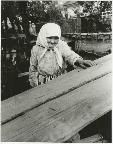 Бабуля-труженица, 1983 год