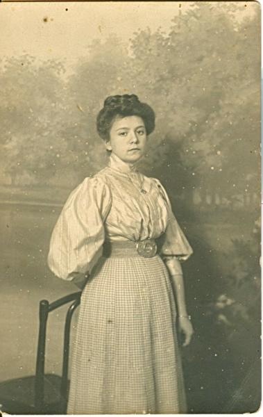 Портрет девушки, 1909 год