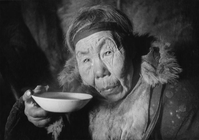 Чаепитие. Мыс Уэлен, 1936 год, Чукотский АО