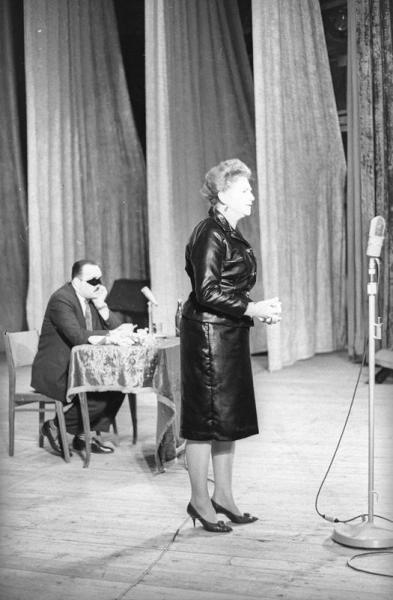 Вечер поэта Э. Асадова в ЦДЖ, 1960-е, г. Москва