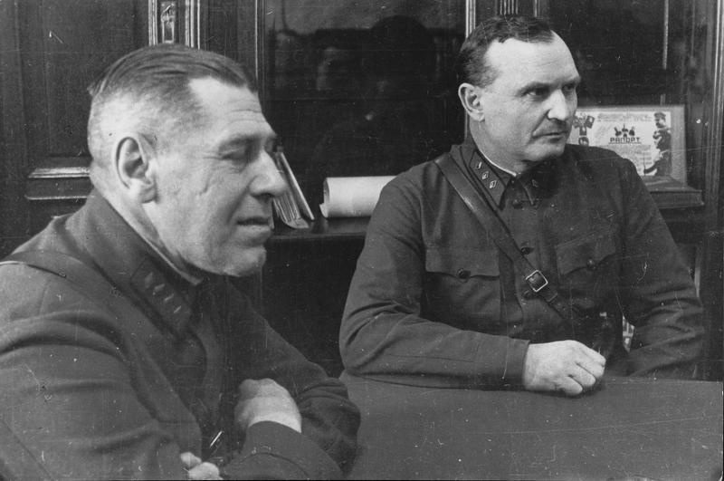 Начальник Генштаба РККА Борис Шапошников и начальник Главного управления формирования и укомплектования войск Красной Армии Ефим Щаденко, 29 июля 1941 - 11 мая 1942