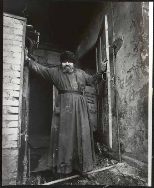 Отец Тихон, монах-истопник. Из серии «Церковь», 1977 - 1979. Выставка «Монахи» с этой фотографией.