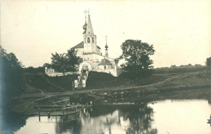 Церковь, 1911 год, Владимирская губ., г. Суздаль. Построена в 1725 году.