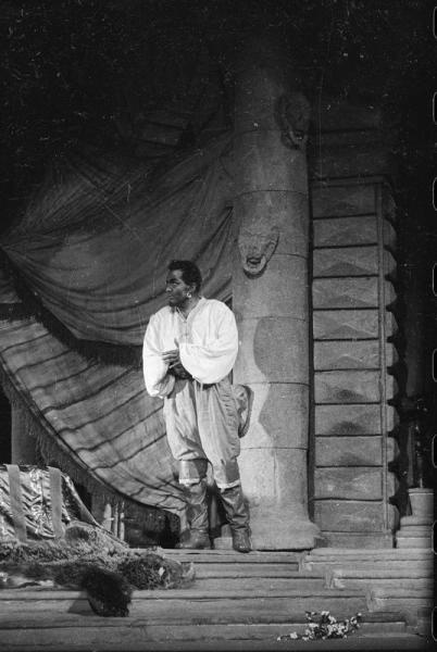 Николай Мордвинов в спектакле театра имени Моссовета «Отелло», 1960-е, г. Москва