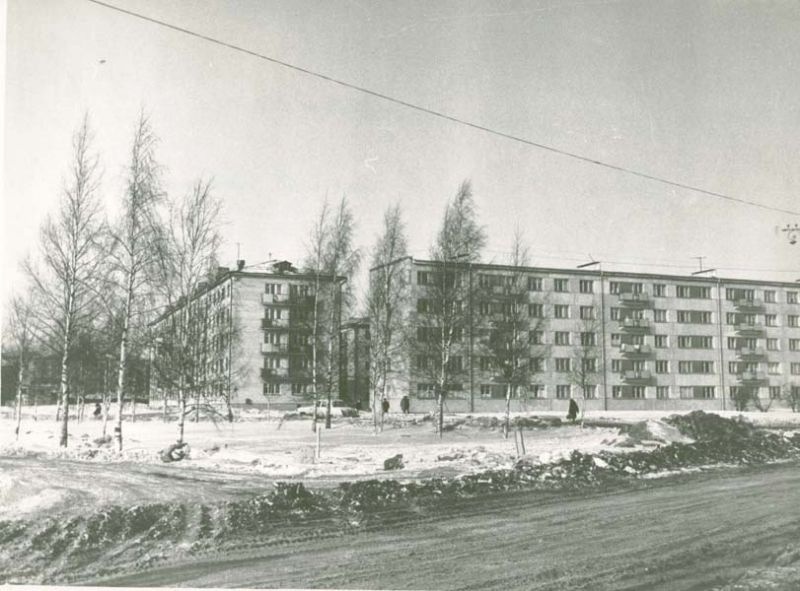 Фото "4-й микрорайон: дома №№ 87 и 89 на улице М. Горького", 27 февраля ...