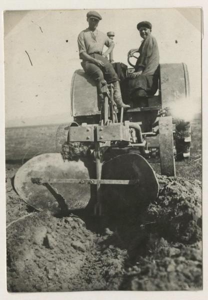 Трактористы, 1930-е