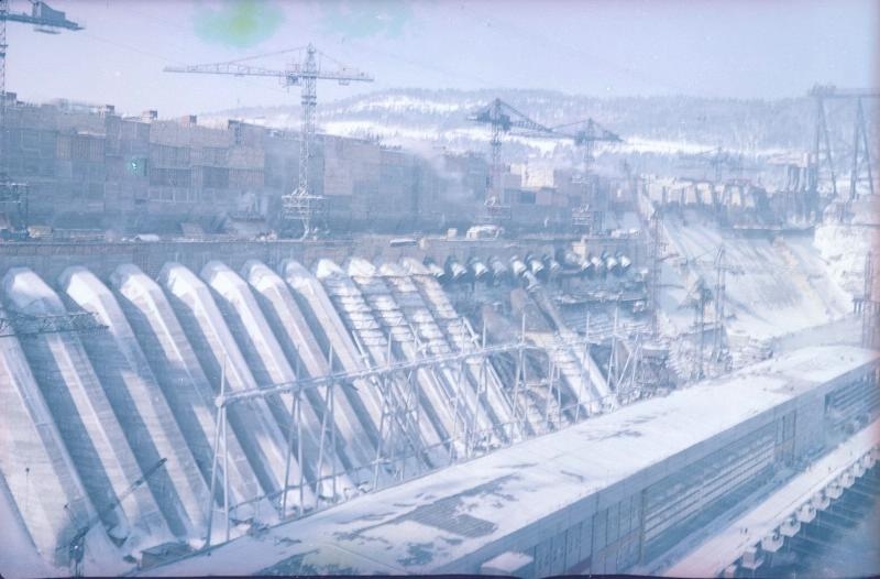 Строительство ГЭС, 1955 - 1965. Авторство снимка приписывается М. В. Альперту.