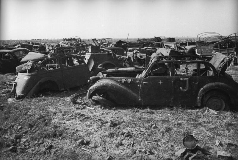 Разбитая немецкая техника (в том числе легковые машины), 22 июня 1941 - 31 мая 1945