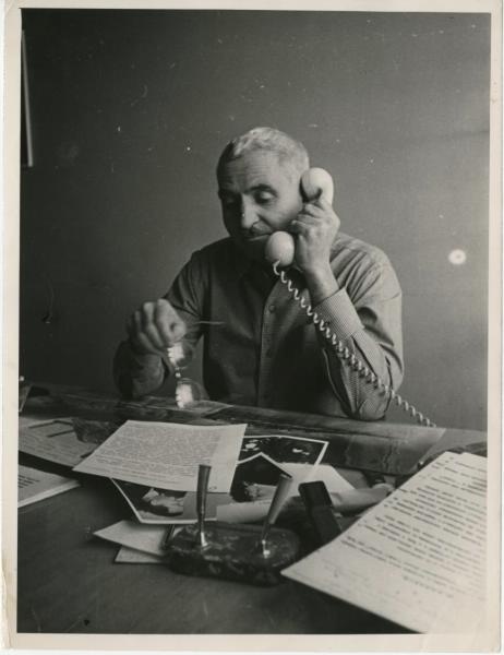 Константин Симонов, 1970-е. Выставка «Алло, кто говорит?» с этой фотографией.