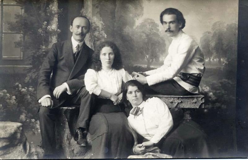 Семейный портрет, 1908 - 1916, Херсонская губ., г. Одесса