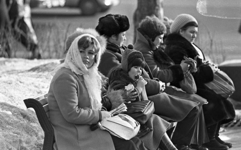Весна в Москве, 1976 год, г. Москва. Выставка «Охота за светом» с этой фотографией.