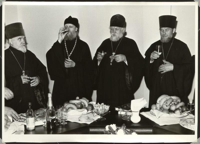 Презентация Хопер-инвест, 1990-е