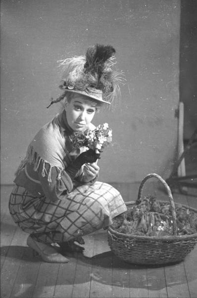Ирина Муштакова в спектакле «Моя прекрасная леди», 1950-е, г. Москва