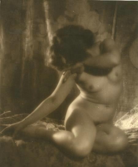 Ню, 1920-е. Выставка «Жертва ню. Эротические снимки Александра Гринберга» с этой фотографией.&nbsp;