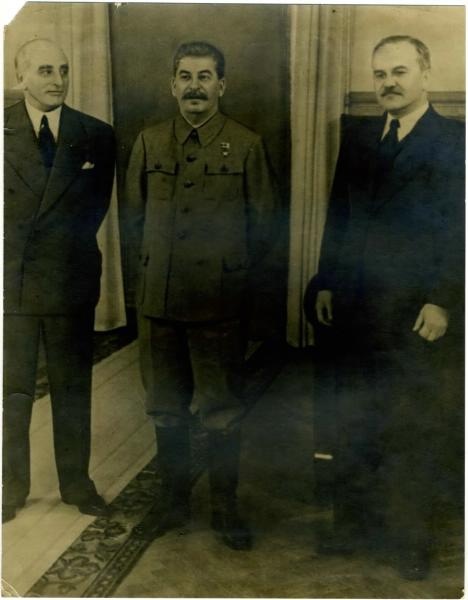 Джозеф Эдвард Девис, Иосиф Сталин, Вячеслав Молотов, май 1943, г. Москва