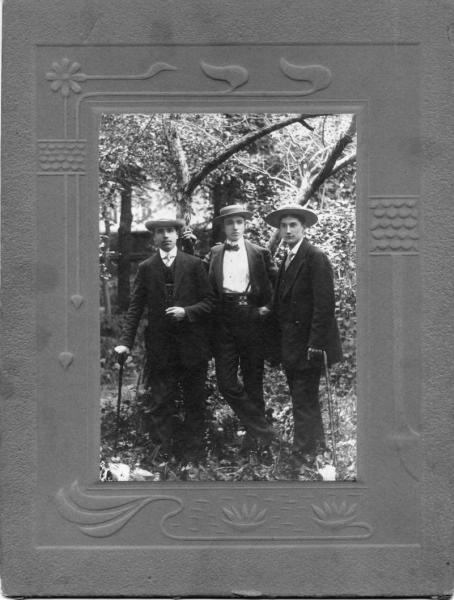 Портрет Петра Константиновича Муратикова с друзьями, 1912 год, г. Москва