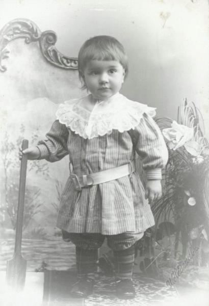 Портрет ребенка с лопаткой, 1900-е, г. Санкт-Петербург