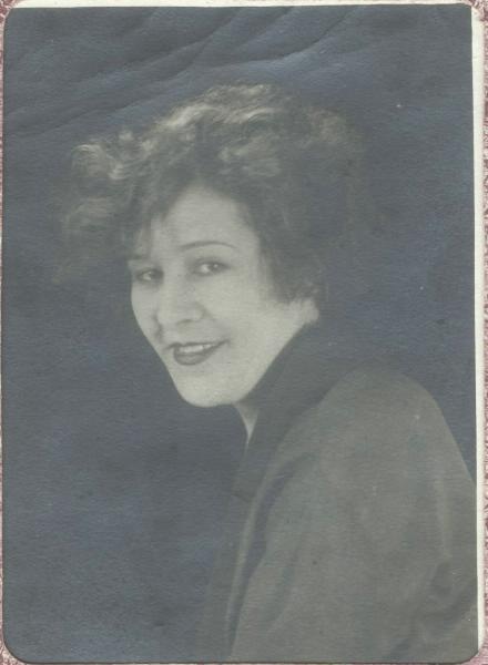 Погрудный портрет женщины, 1920-е