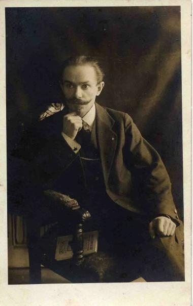 Портрет молодого мужчины с усами, 1910-е