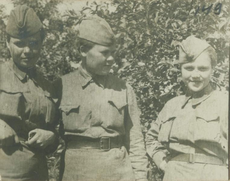 Групповой портрет девушек, 22 июня 1941 - 9 мая 1945