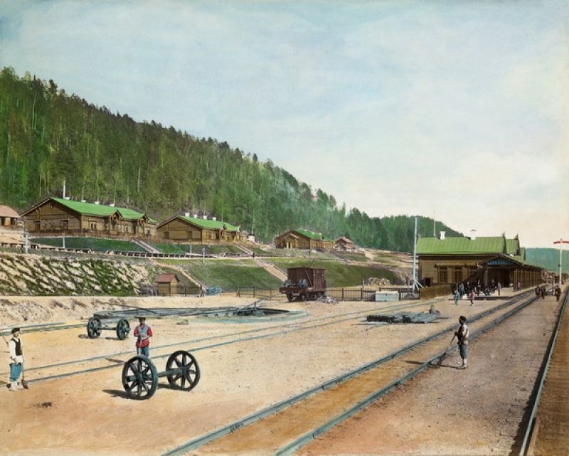 Станция Чусовская, 1879 год, г. Чусовой. Соленая бумага. Раскрашенная фотография.