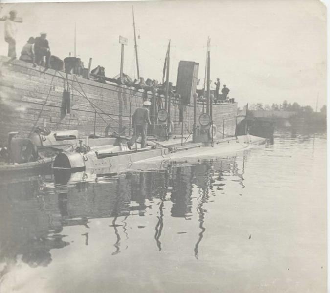 Подводные лодки, 1915 год, Эстляндская губ., Ревельский у., г. Ревель. Ревель (Равель) - прежнее название города Таллин.