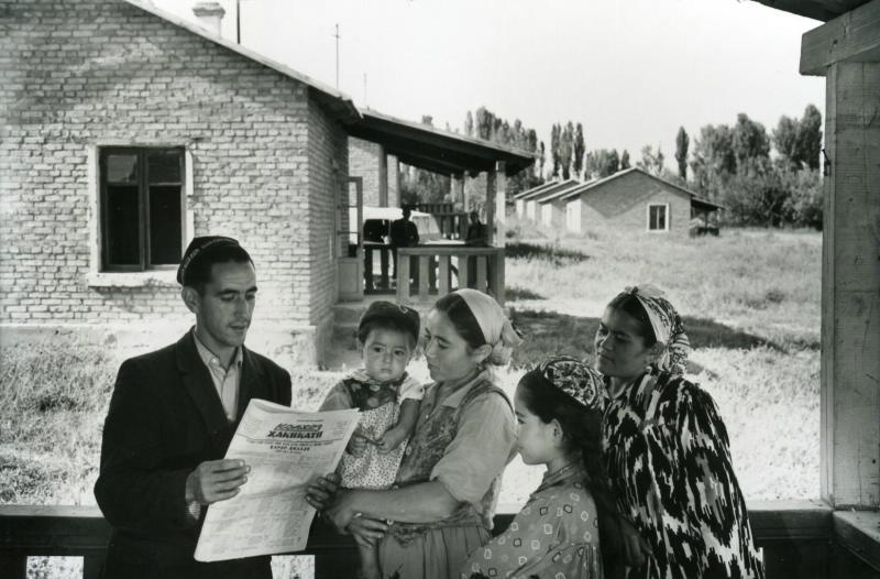 Чтение колхозной газеты, 1960 - 1965, Узбекская ССР