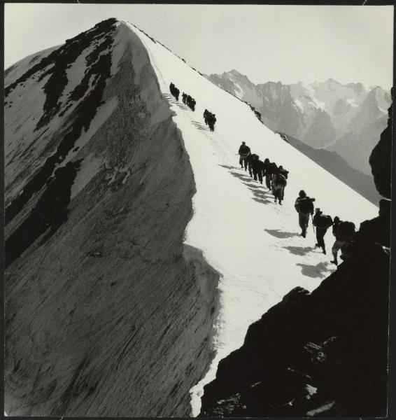 Путь к вершине. Человек и горы, 1949 год, Кавказ. Выставки&nbsp;«В горах»&nbsp;и «СССР в 1949 году» с этой фотографией.