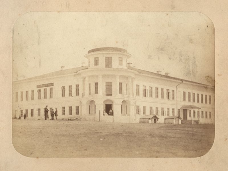 Женская гимназия, 1900-е, г. Касимов. Выставка «Не принуждать, а развивать!» с этой фотографией.