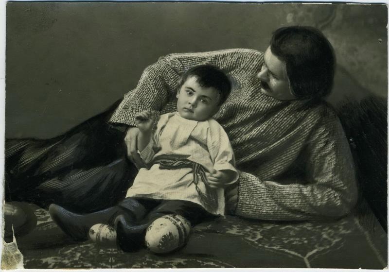 Максим Горький с сыном Максимом, 1900 год