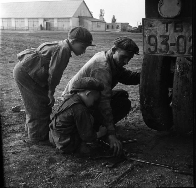 «Будущие шофера», 1957 год, Тамбовская обл., колхоз «Коминтерн»