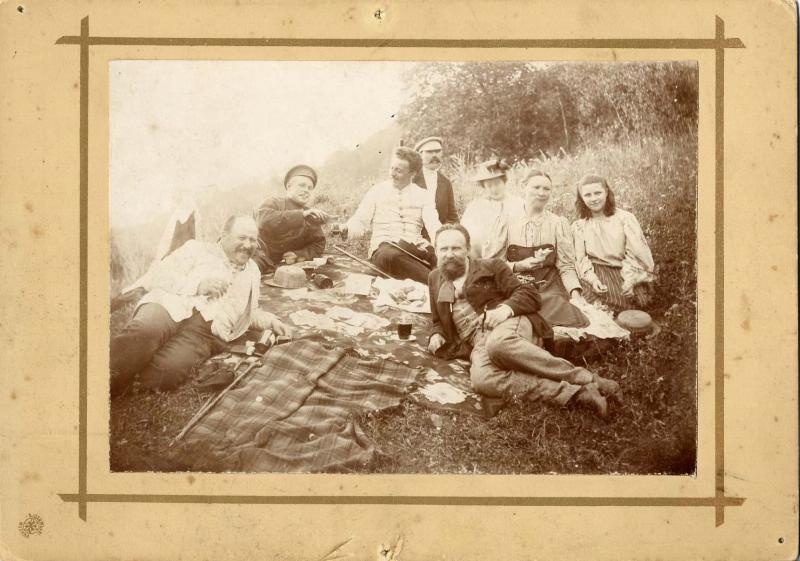 Иван Рукавишников с друзьями, 1897 год