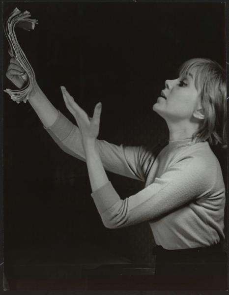«Пафос творчества» (актриса Нина Дробышева), 1960-е. Видео «Моссоветовцы» с этой фотографией.