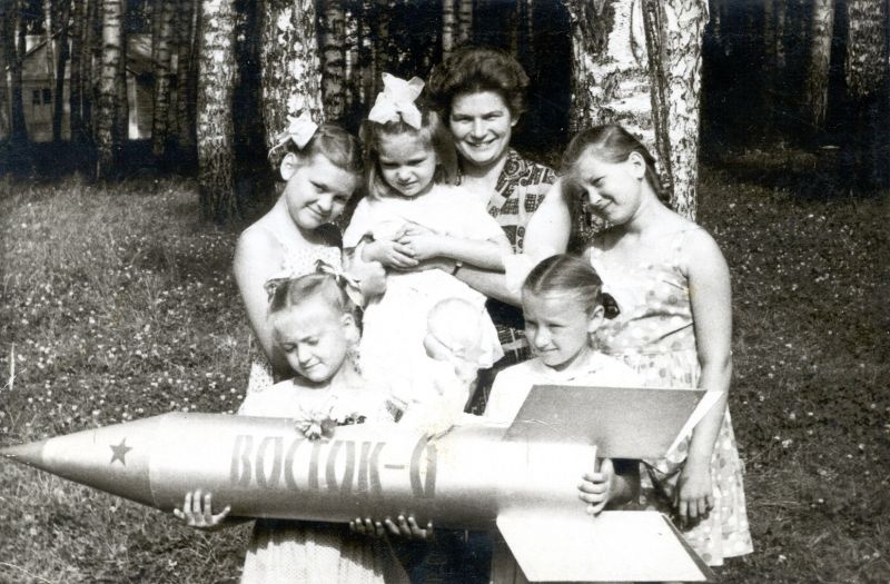 Валентина Терешкова, 1960-е. Выставка «Мама, я космонавт!» с этой фотографией.