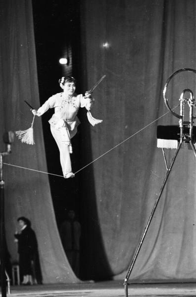 Выступление артистов китайского цирка на сцене Зеленого театра, 1960 год, г. Москва