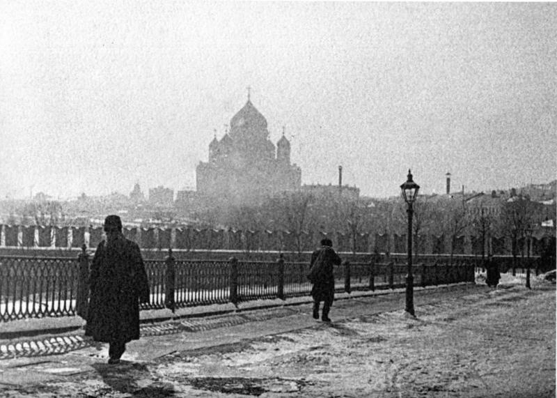 Вид из Кремля на Храм Христа Спасителя, 1900-е, г. Москва