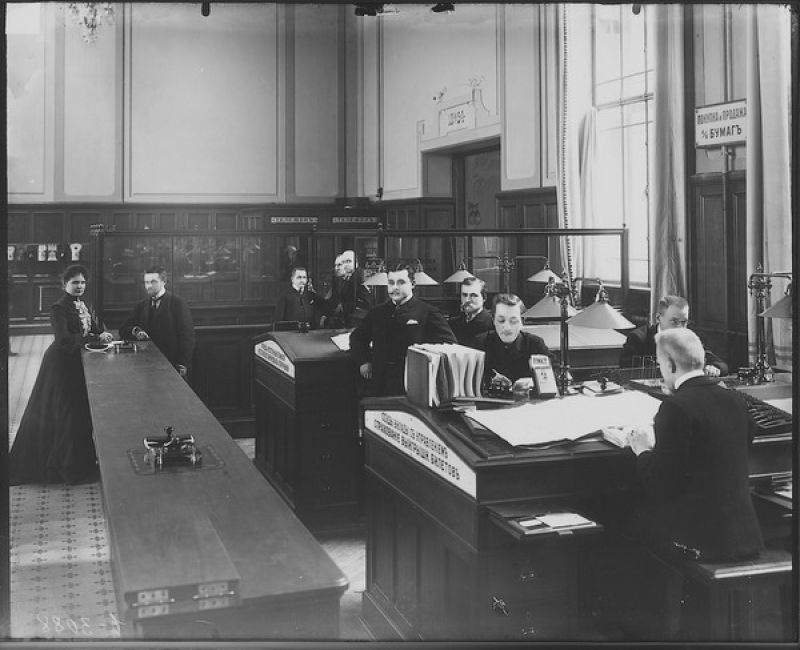 Служащие Петербургской конторы Московского купеческого банка за работой, 1903 год, г. Санкт-Петербург