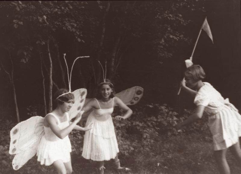 «Бабочки», 1920-е. Выставка «Лето – это маленькая жизнь» с этой фотографией.&nbsp;