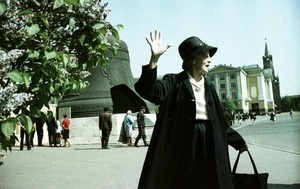 Госпожа Рамсинг в Московском Кремле, 1968 год, г. Москва. Из серии «Госпожа Рамсинг в СССР».