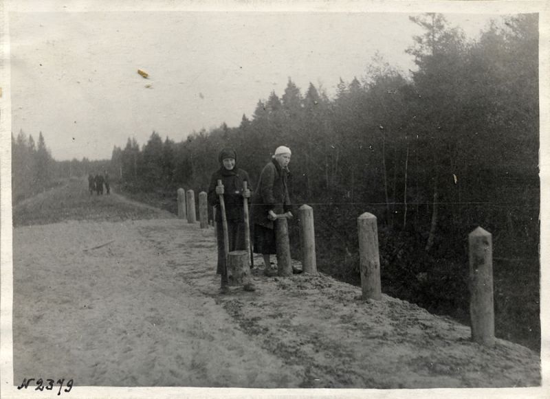 Фото "Строительство автотрассы Муром-Кулебаки. Работы в карьере", 1940 год, Горь