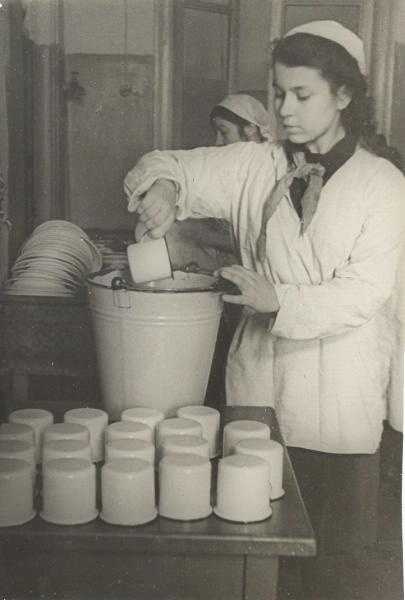 В госпитале, 1943 год