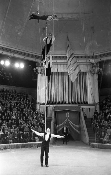 Эквилибристы под руководством Леонида Костюка, 1967 год, г. Москва