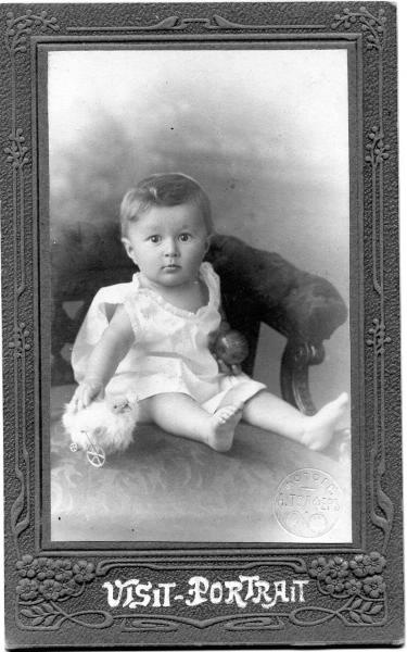 Детский портрет, 1 сентября 1908 - 1 октября 1908, г. Тамбов. Выставка «Дореволюционная Россия: дети и их игрушки» с этой фотографией.&nbsp;