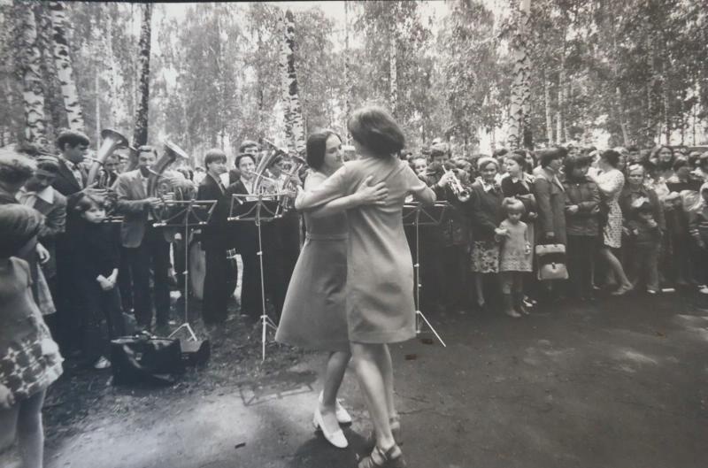 Танцы, 1970-е. Выставки&nbsp;«Танцуют все!»&nbsp;и «Музыка везде, кроме...» с этой фотографией.