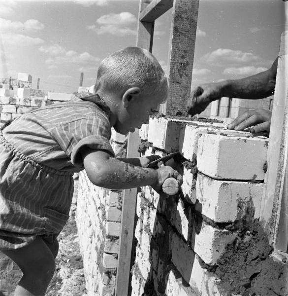 Ребенок на стройке, 1958 год, г. Свердловск
