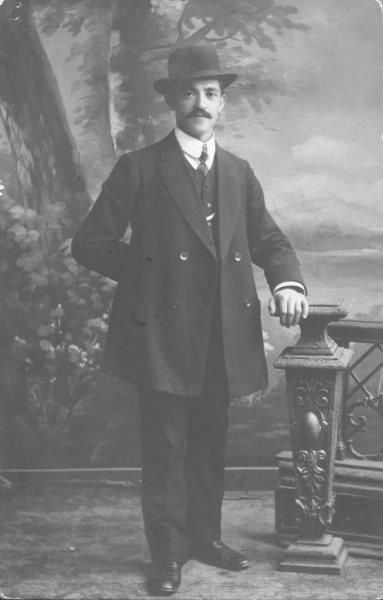 Портрет Абрама Лившица, 1910-е. Фотография выполнена на бланке открытого письма.
