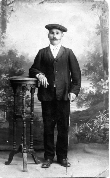Портрет мужчины с тростью, 1910-е