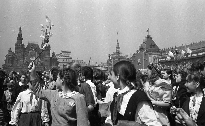 На первомайском празднике, 1947 год, г. Москва